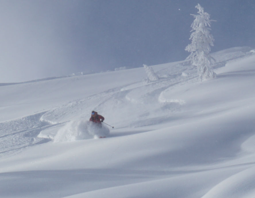 Early Dec skiing at Washington pass