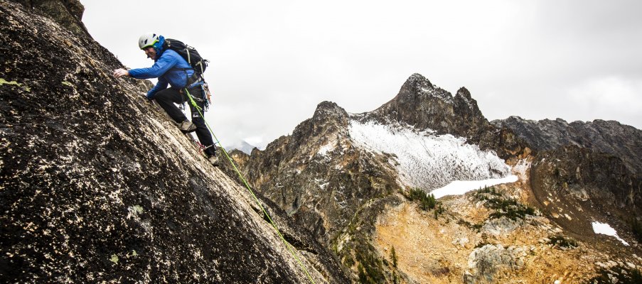 Climbing the upper lower angled cracks